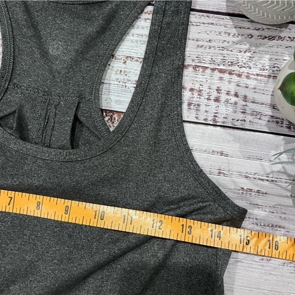 Lululemon Tank Top Like New - Picture 6 of 6